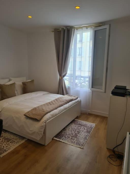 Tres Beau Studio Au Pied Du Metro Vincennes Exterior photo